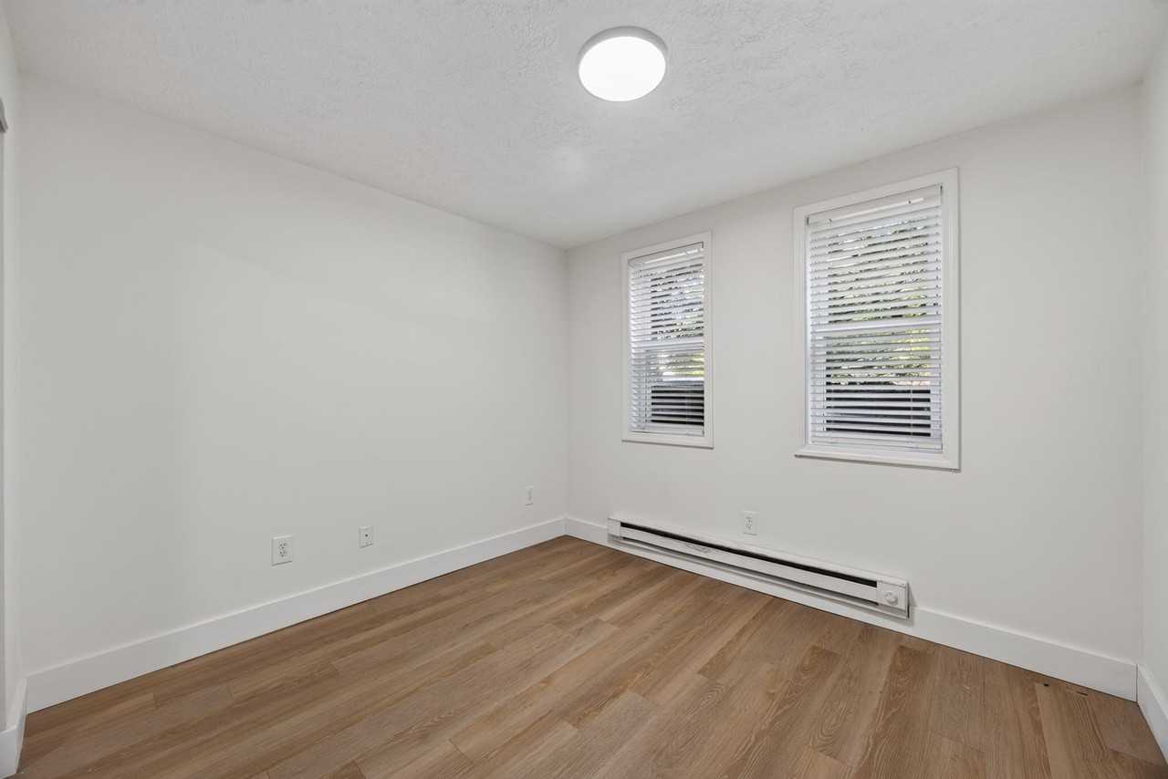 400-402 S Henderson St - Photo 7 of 11
