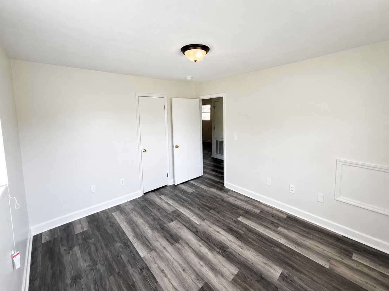 5421 McIntosh Rd - Photo 4 of 7
