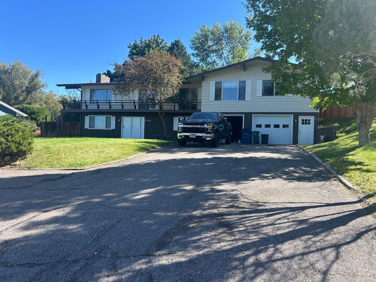 908 Whitaker Dr - Photo 4 of 18