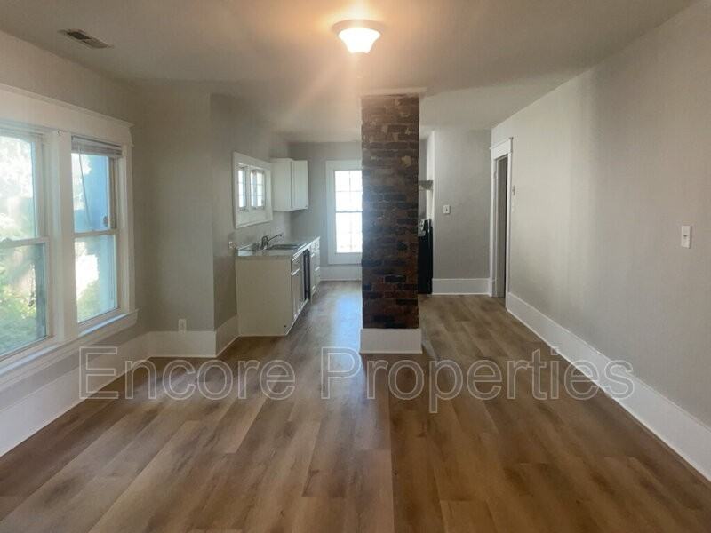 603 Hawthorne Ave - Photo 3 of 10