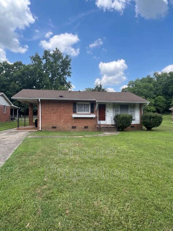 2106 Wintergreen Pl