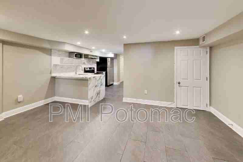 1952 Calvert St Nw #1 - Photo 5 of 44