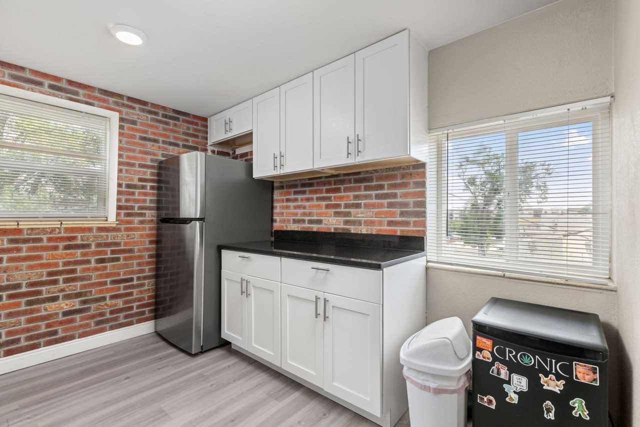905 16th St. - Photo 5 of 22
