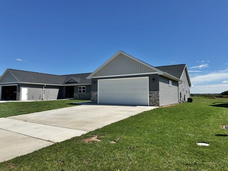 449 Longwood Ln - Photo 6 of 14