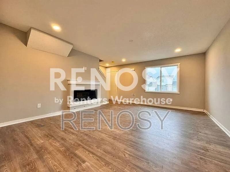 1007 Adler Ct - Photo 2 of 16