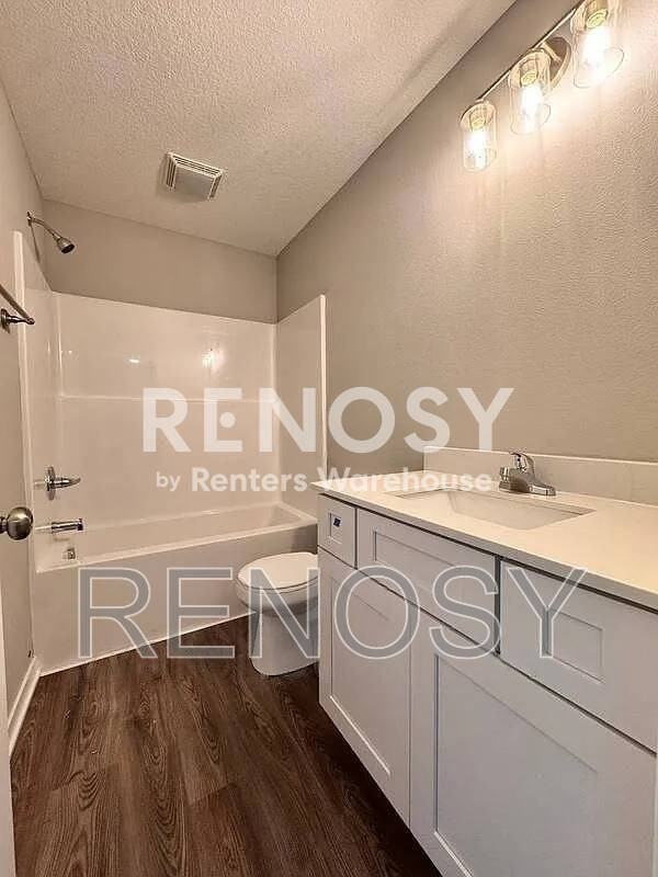 1007 Adler Ct - Photo 3 of 16