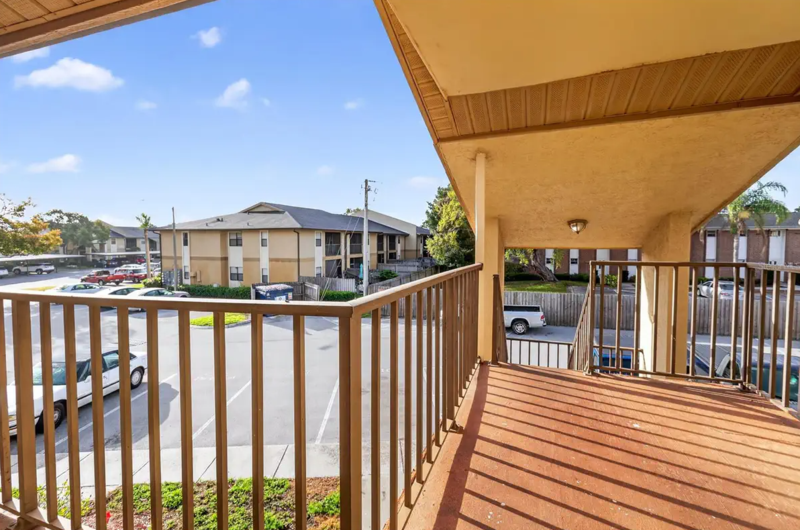 10167 Sailwinds Blvd N - Photo 2 of 36