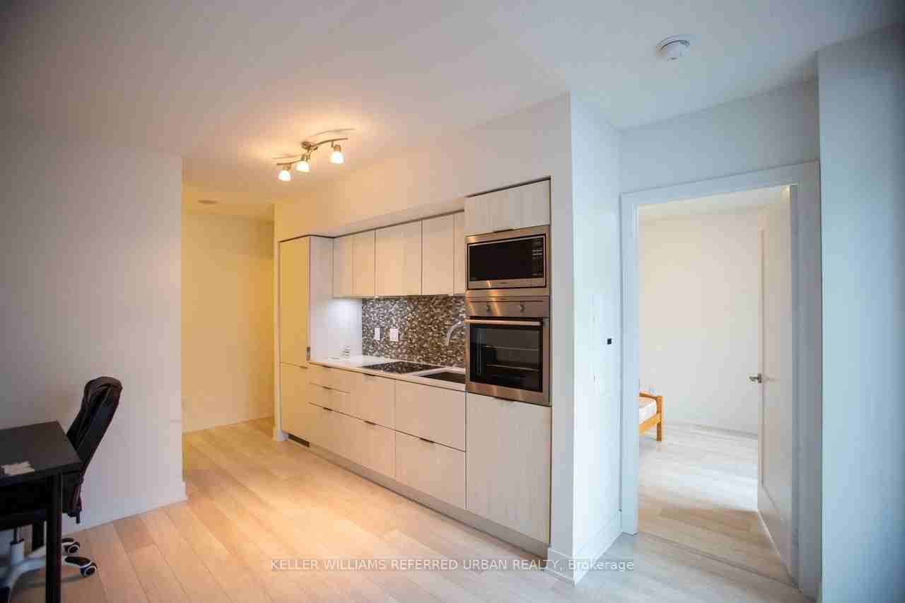 318 Richmond Street West #908 - Photo 7 of 21