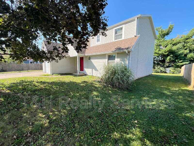 890 E Edwards Ave - Photo 4 of 39