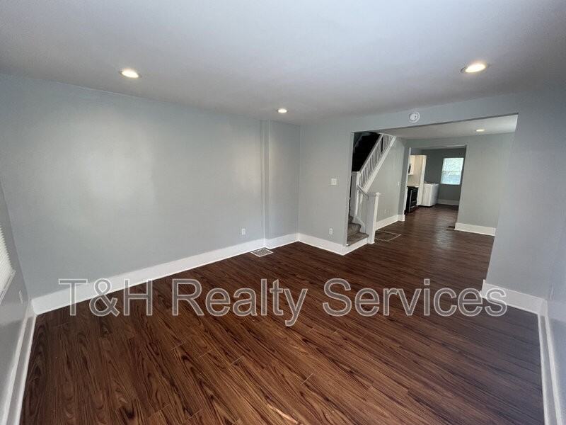 3727 N Kenwood Ave - Photo 7 of 29