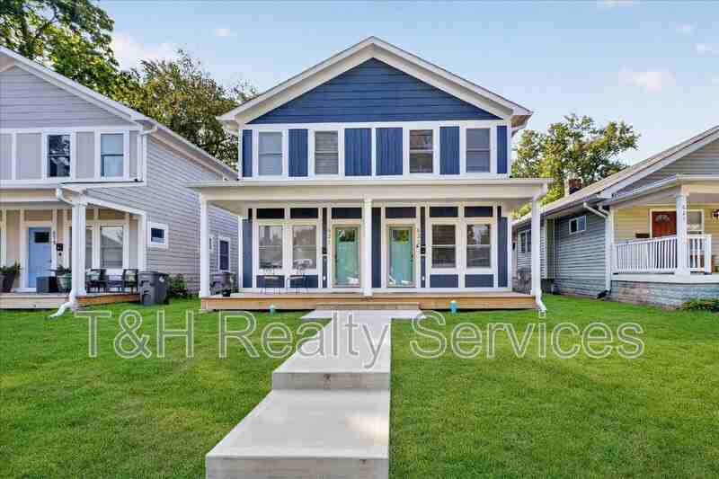623 W 39th St