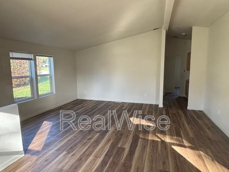 120 Woodland Dr - Photo 3 of 14