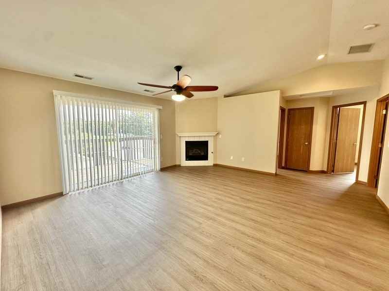 6500 Creekside Dr Ne #9 - Photo 2 of 13
