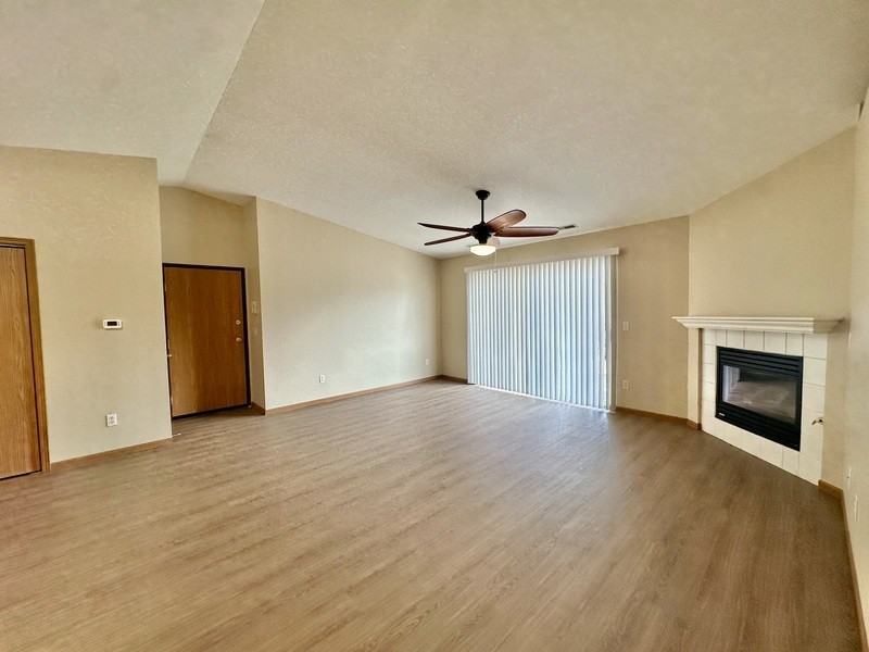 6500 Creekside Dr Ne #9 - Photo 3 of 13
