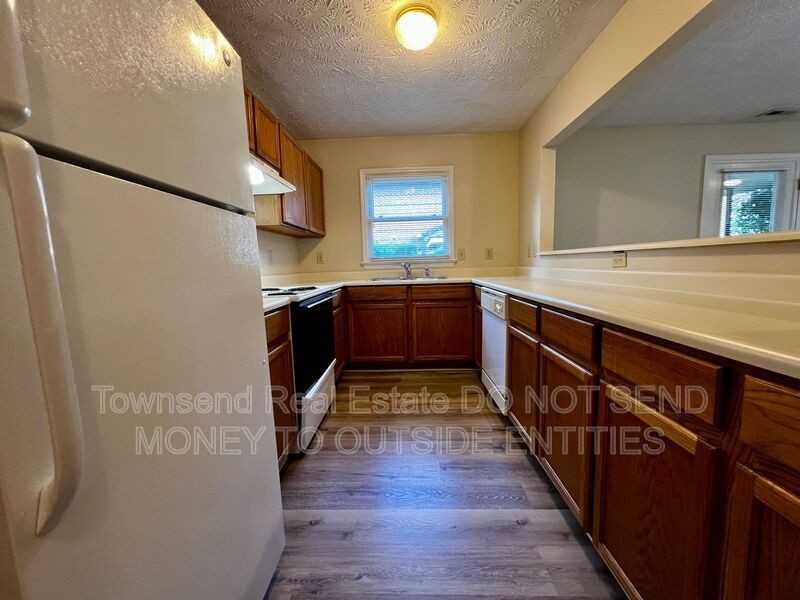 1020 Ancestry Dr - Photo 3 of 17