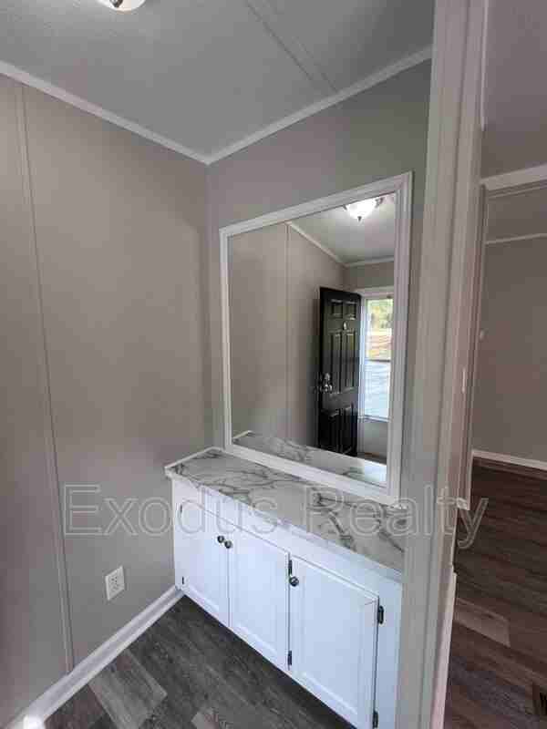 154 Roping Ln - Photo 3 of 49