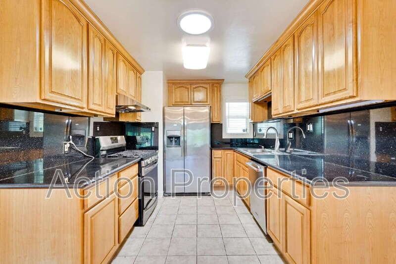 439 Glendale Ave - Photo 4 of 21