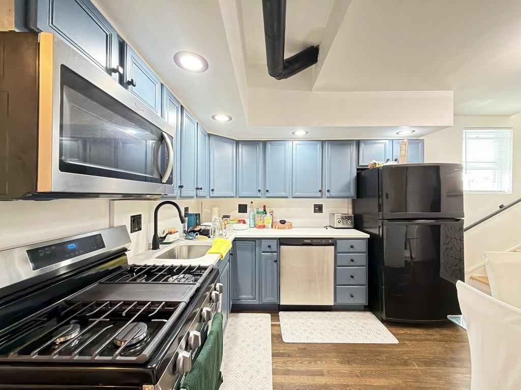 1933 W Grand Ave #SFH - Photo 3 of 21