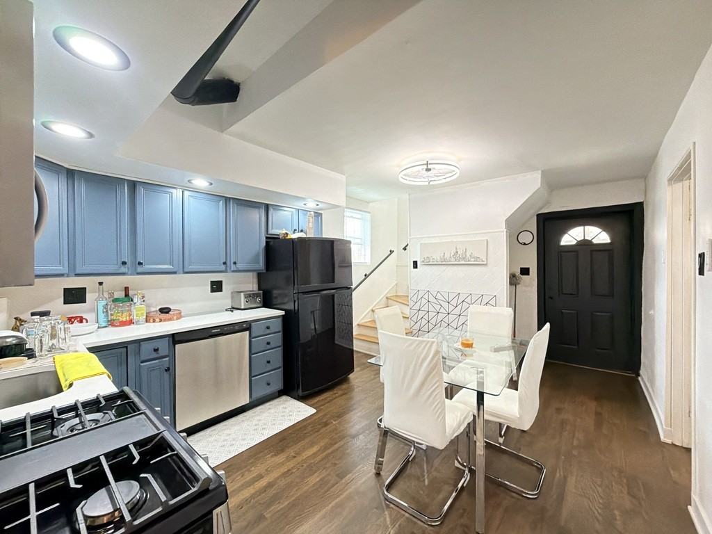 1933 W Grand Ave #SFH - Photo 5 of 21
