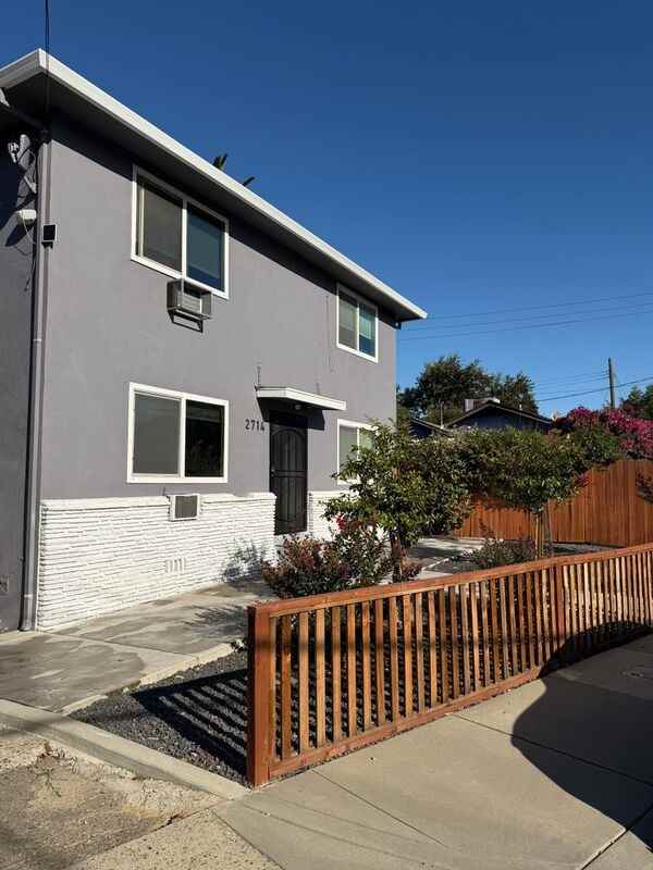 2714 San Fernando Way #3 - Photo 2 of 13