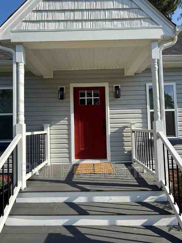 13702 Danbury Dr - Photo 4 of 17