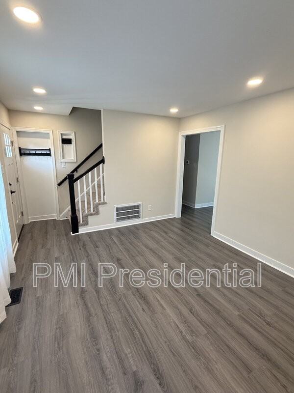 13702 Danbury Dr - Photo 6 of 17
