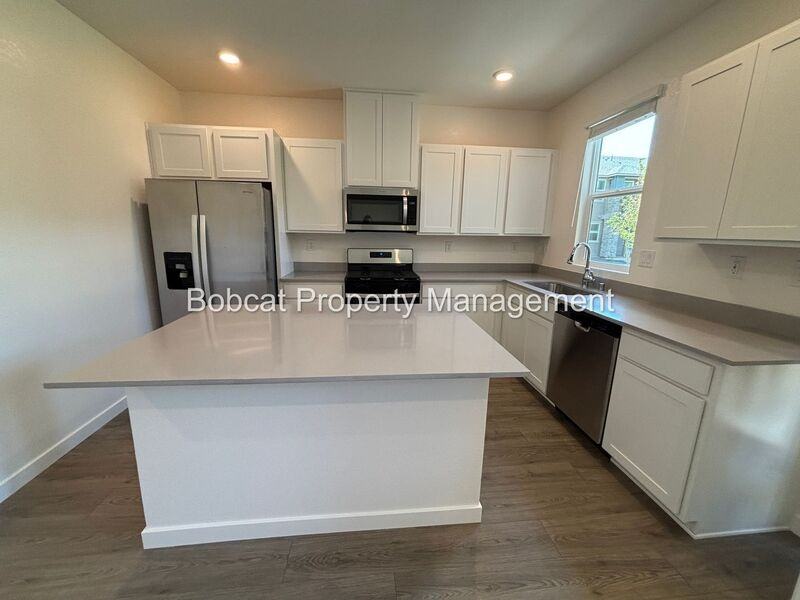 839 Centerville St - Photo 4 of 45