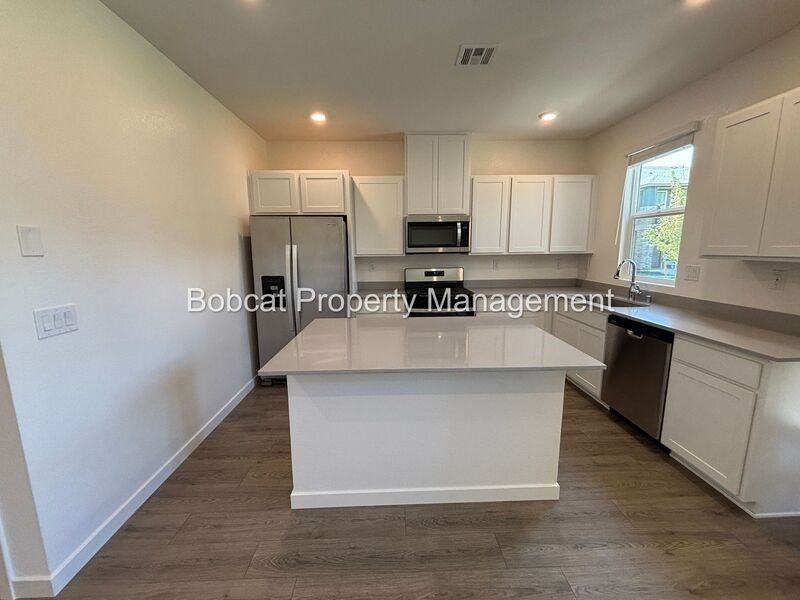 839 Centerville St - Photo 5 of 45