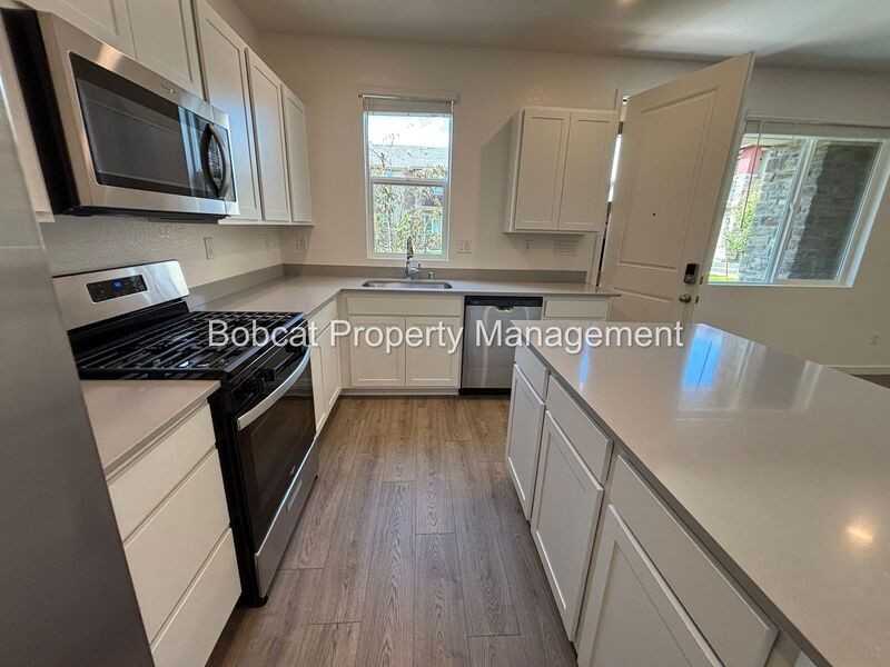 839 Centerville St - Photo 7 of 45
