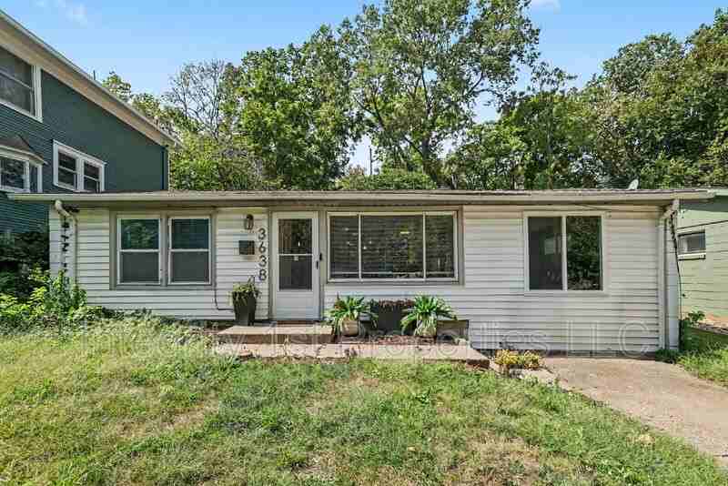 3638 Genessee St - Photo 2 of 28