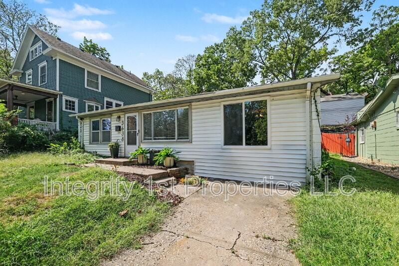 3638 Genessee St - Photo 4 of 28