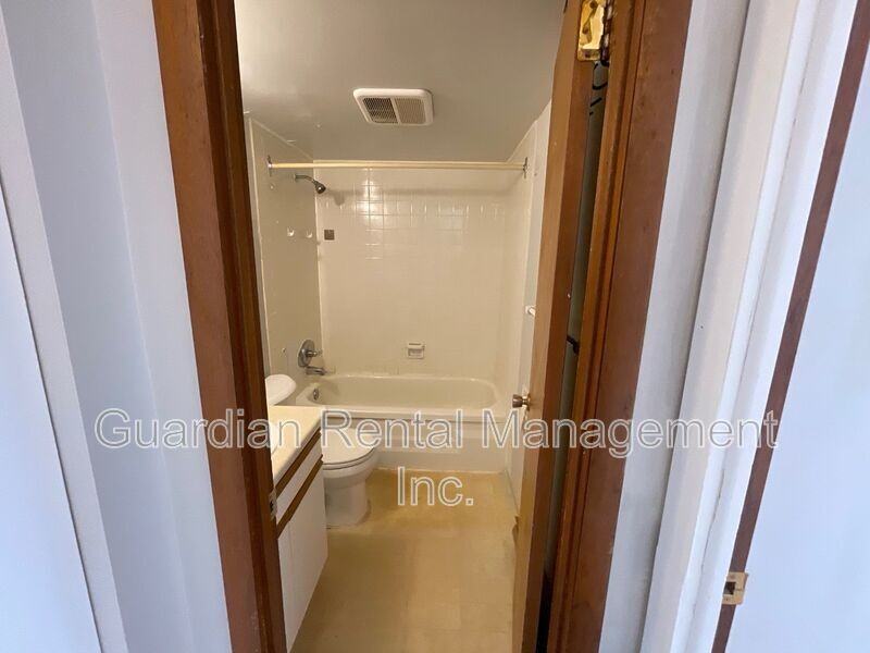 525 Ford St N #6 - Photo 6 of 8