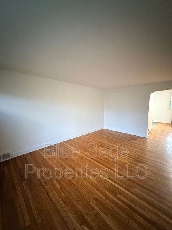 314 Spruce St - Photo 2 of 25