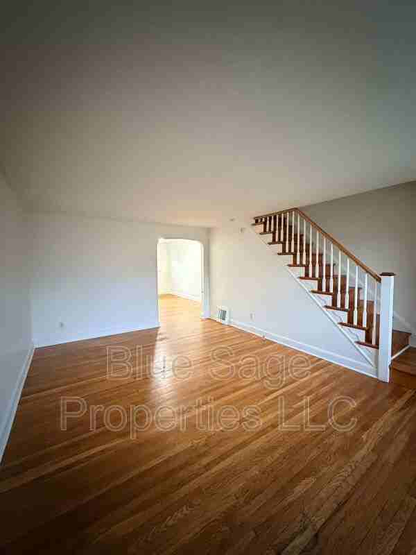 314 Spruce St - Photo 3 of 25