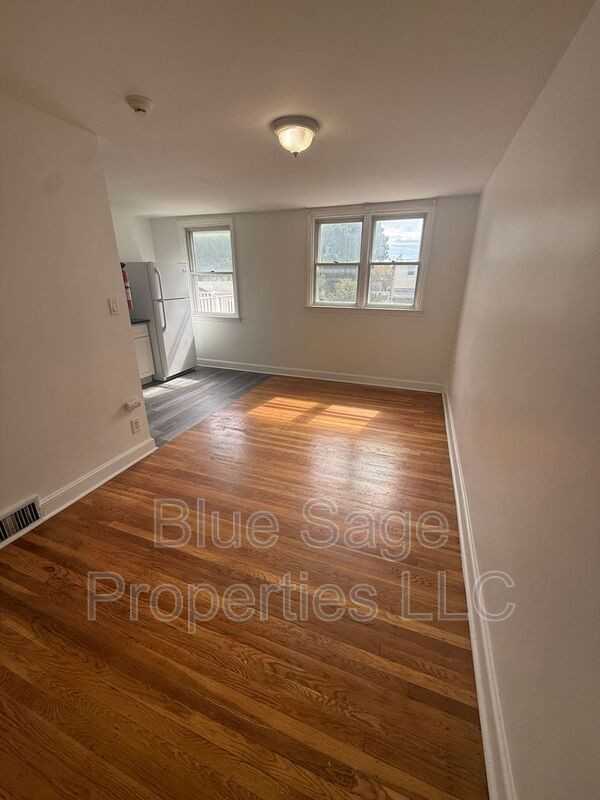 314 Spruce St - Photo 6 of 25