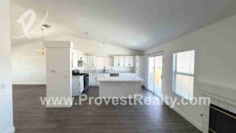 11786 Oxford St - Photo 5 of 17