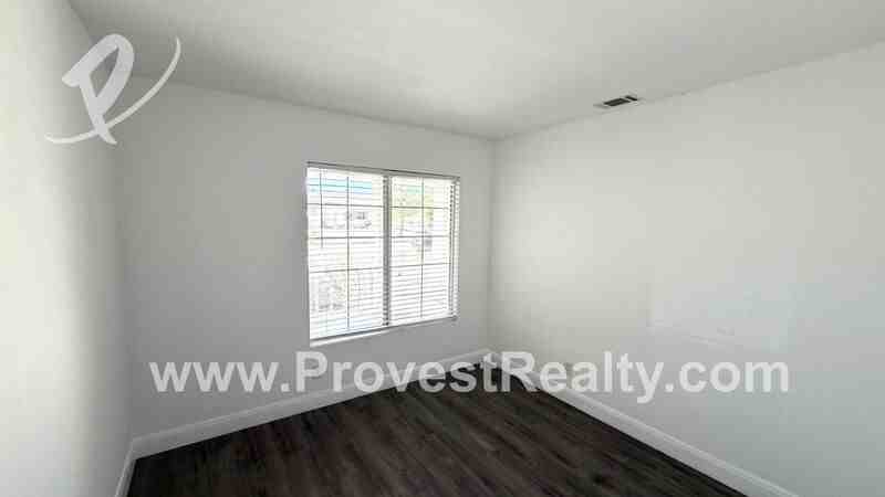 11786 Oxford St - Photo 7 of 17