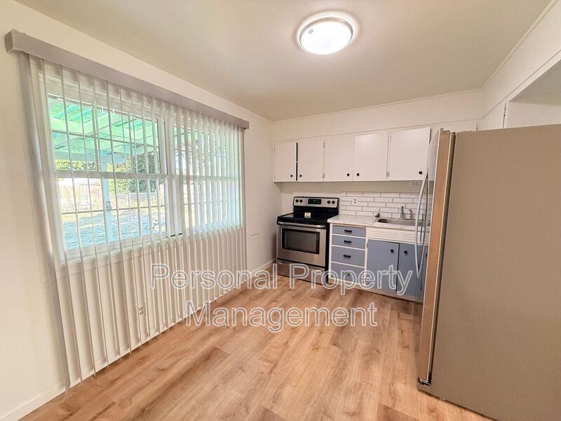 3312 V St - Photo 3 of 18