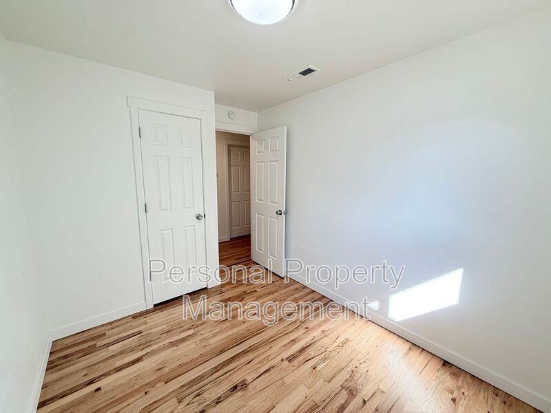 3312 V St - Photo 7 of 18