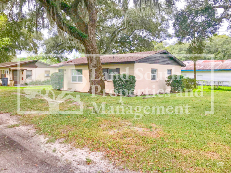 2323 Jungle St - Photo 2 of 4