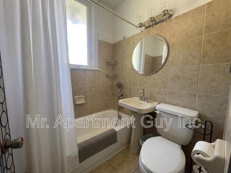 237 Ottawa St S #MAIN - Photo 5 of 20