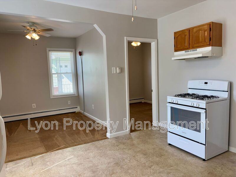92 Anthony Ave - Photo 3 of 16