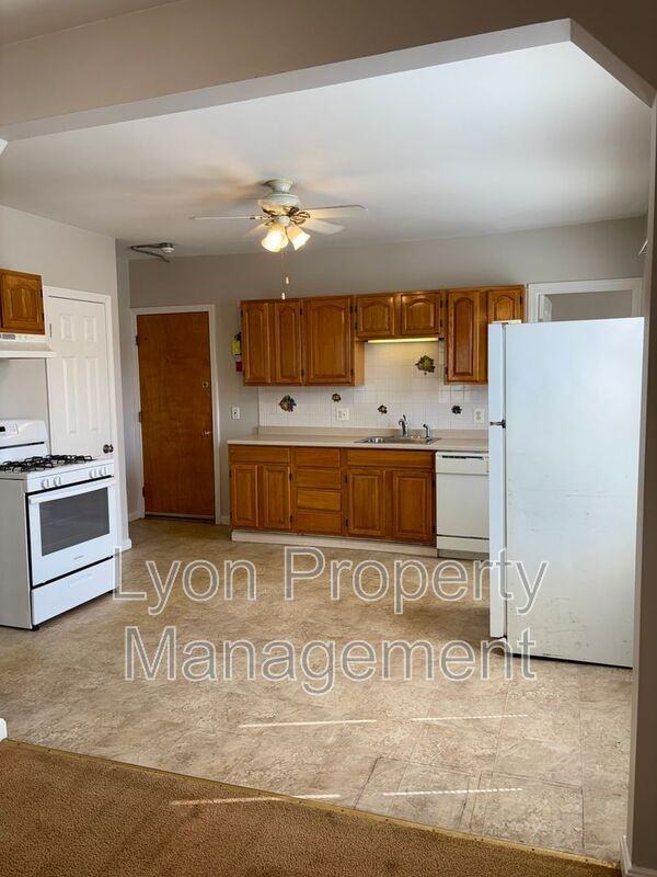 92 Anthony Ave - Photo 4 of 16