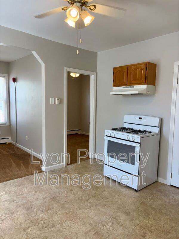 92 Anthony Ave - Photo 5 of 16