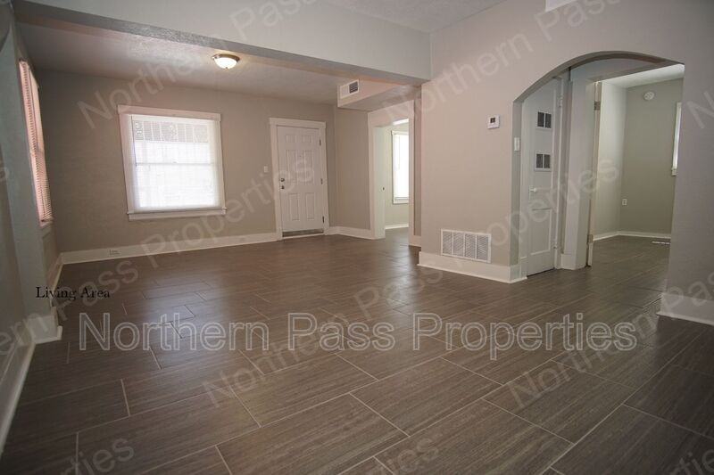 2114 Tremont Ave - Photo 2 of 14