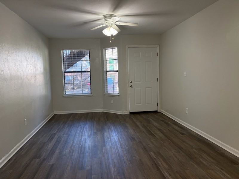 2347 Horne Ave #B - Photo 5 of 10
