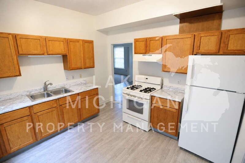 1110 Madison Ave Se #1 - Photo 2 of 9