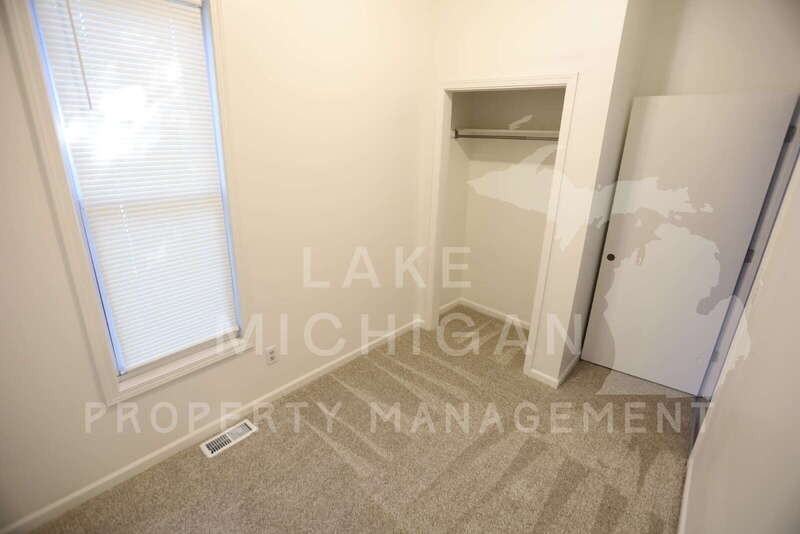 1110 Madison Ave Se #1 - Photo 5 of 9