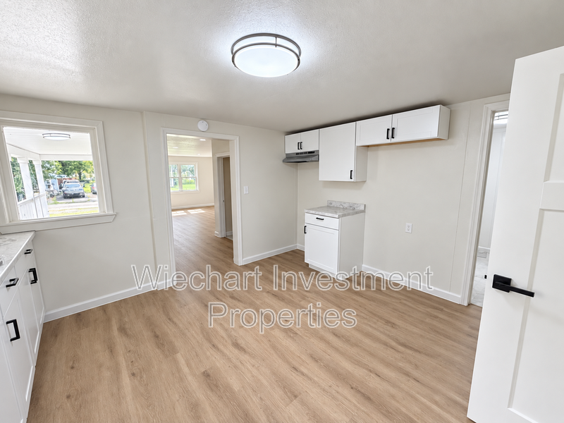 612 N West St - Photo 5 of 10