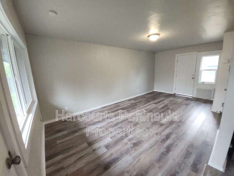 2825 Ne Center St #7 - Photo 2 of 12